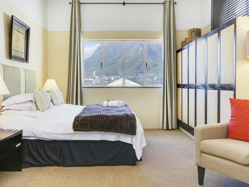 Liberty Lodge Guest House Cape Town Ngoại thất bức ảnh