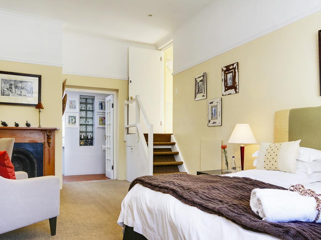 Liberty Lodge Guest House Cape Town Ngoại thất bức ảnh
